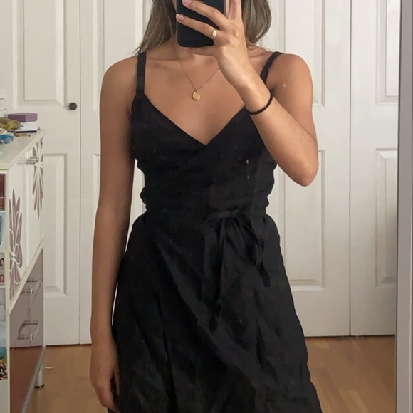 Aritzia black linen dress - Picture 1 of 2